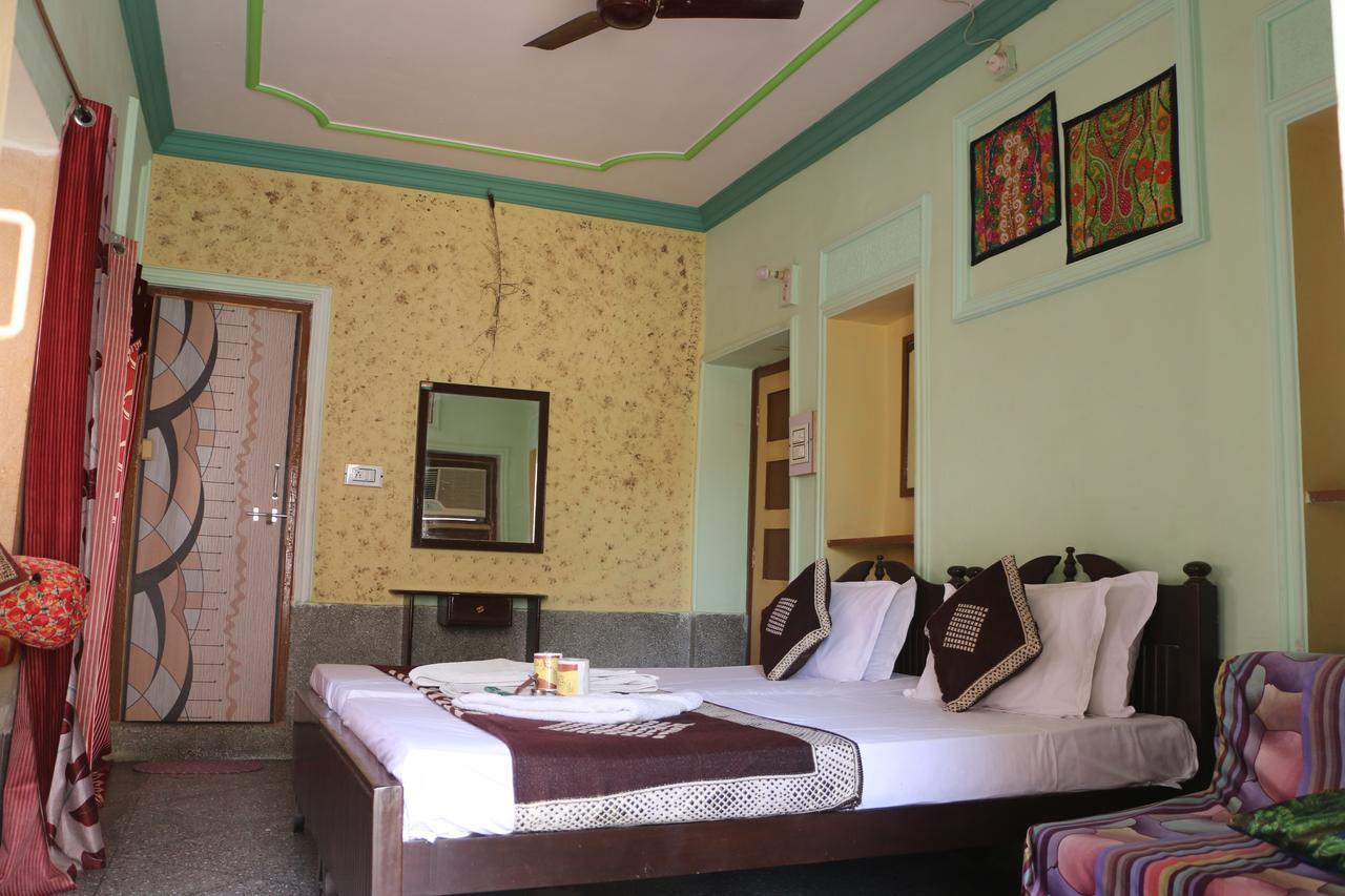 Ratan Hostel Джайсалмер Екстериор снимка